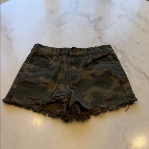 NWOT Camo Frayed Hem Women's Shorts - Olive Green